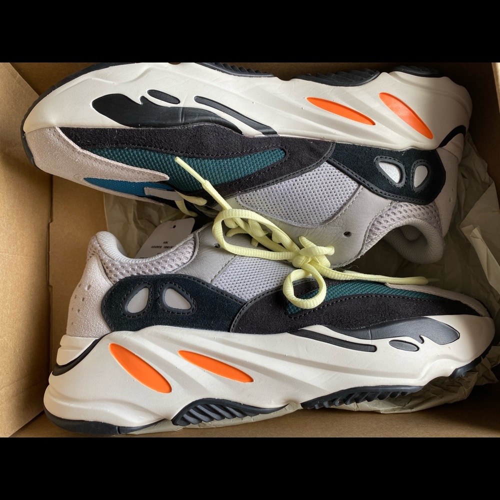 Yeezy Boost 700